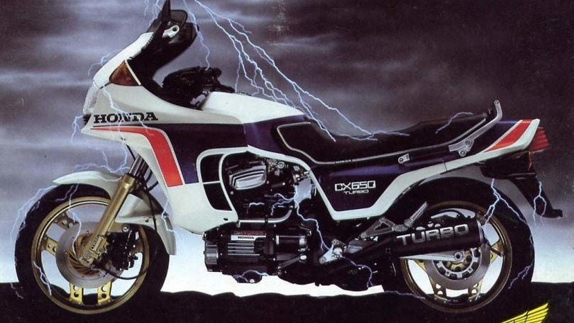 Le regine del turbo, viaggio nel tempo