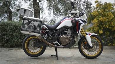 Africa Twin: cerchi Alpina e Pirelli Scorpion Rally STR