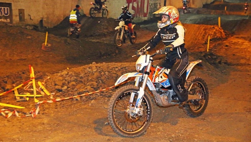 In Finlandia test per avvicinare le donne alle moto - FOTO