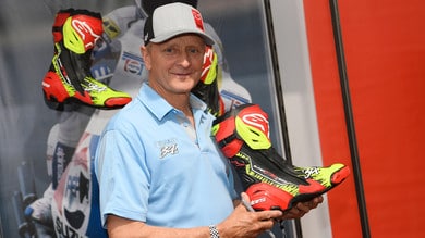 Alpinestars presenta Supertech R, sulle orme di Schwantz