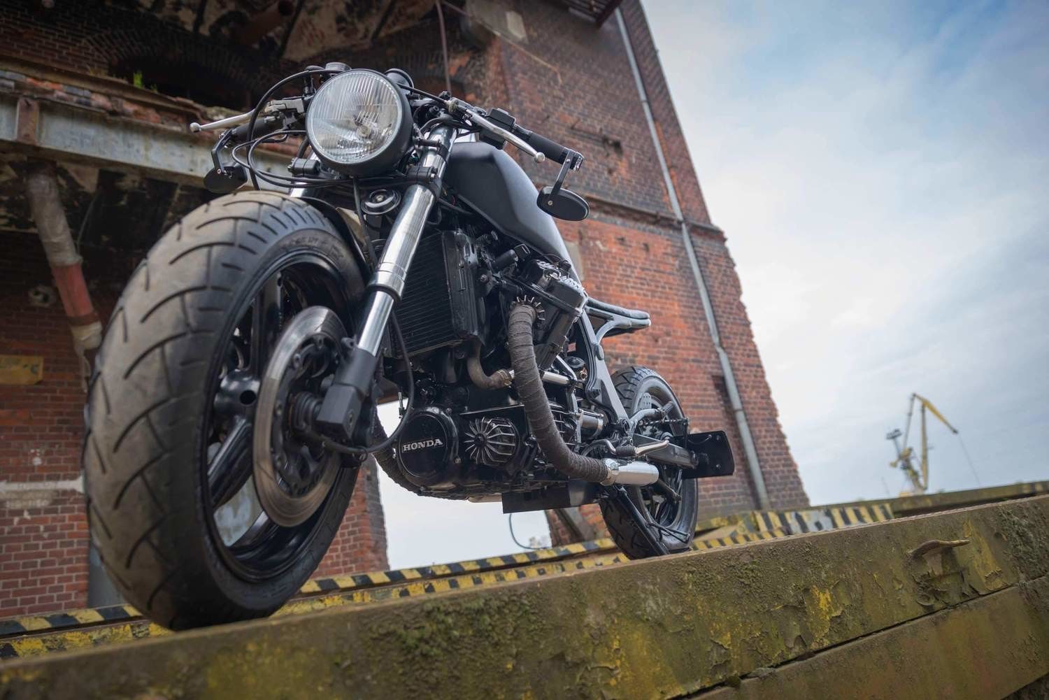 La Honda Black Beauty di Ugly Motors