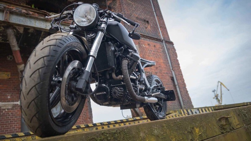 La Honda Black Beauty di Ugly Motors