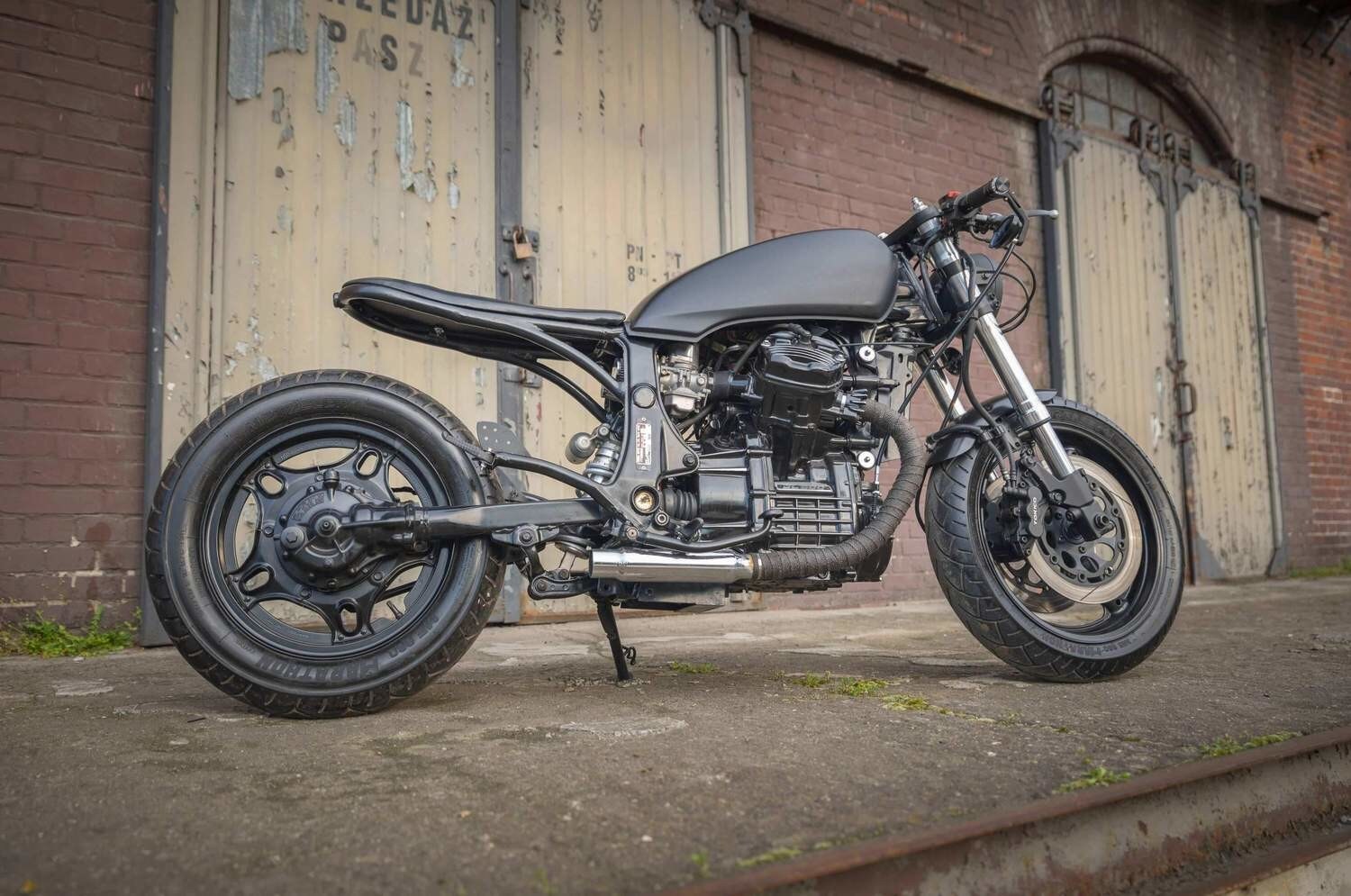 Honda Black Beauty by Ugly Motors - LE FOTO
