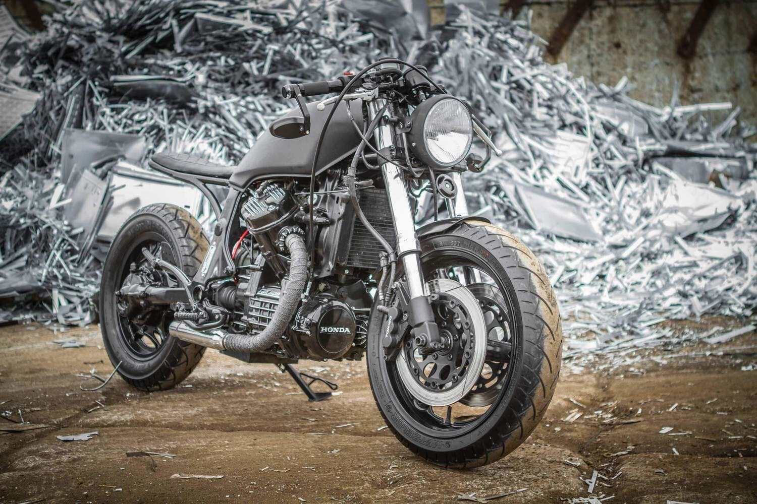 Honda Black Beauty by Ugly Motors - LE FOTO