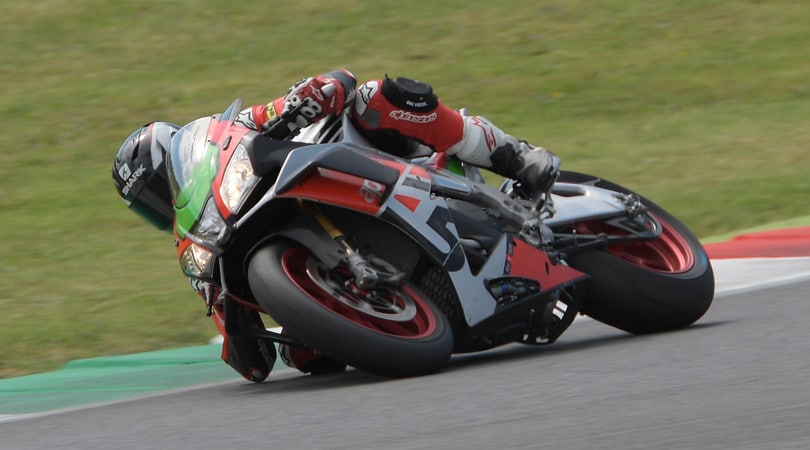 Prova Aprilia RSV4 RF Factory Works: primo contatto