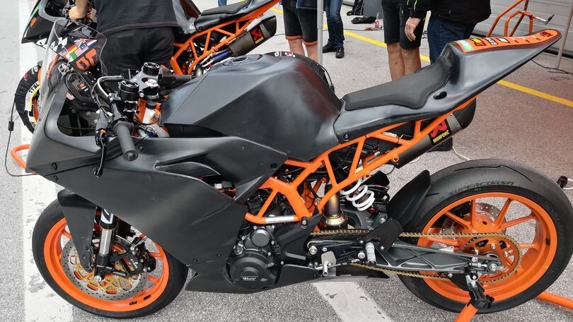 Primo contatto KTM RC 390 R e 390 SSP - LE FOTO
