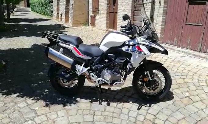 Benelli TRK 502 X, commento video