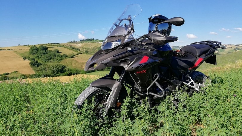 Prova Benelli TRK 502 X: Primo contatto