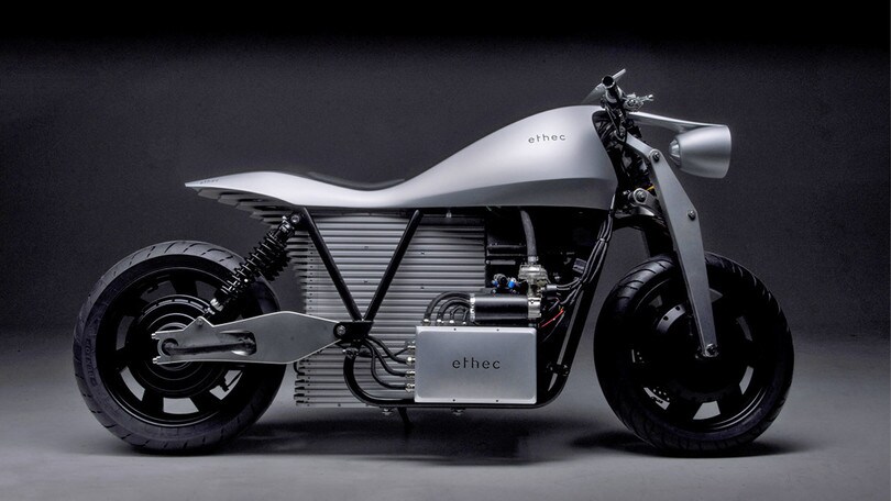 ETHEC: l’elettrica a due ruote motrici - LE FOTO