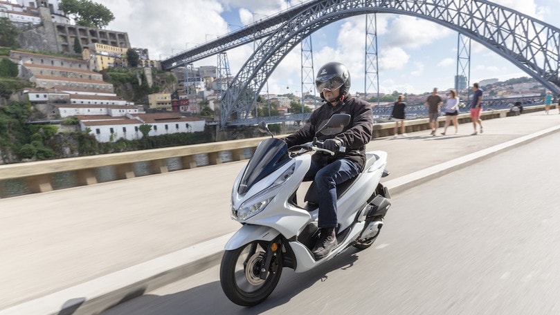 Honda PCX 125: primo contatto