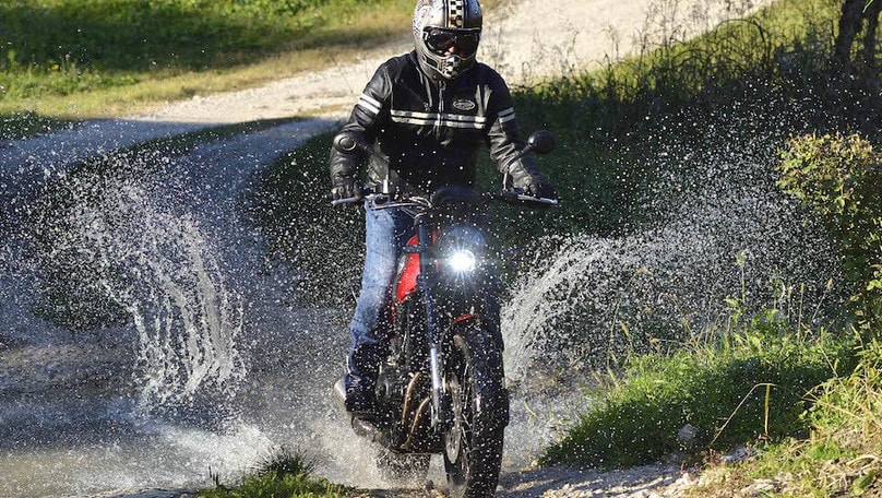 Primo contatto: Benelli Leoncino Trail in azione | VIDEO