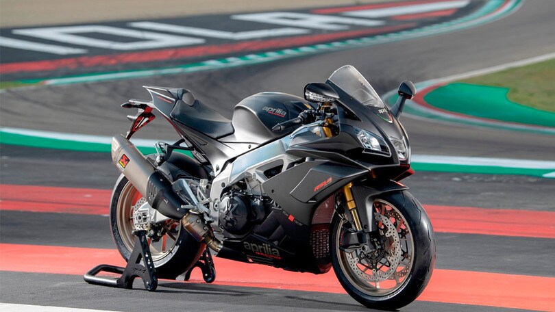 Aprilia RSV4 RR Factory 2019 - LE FOTO