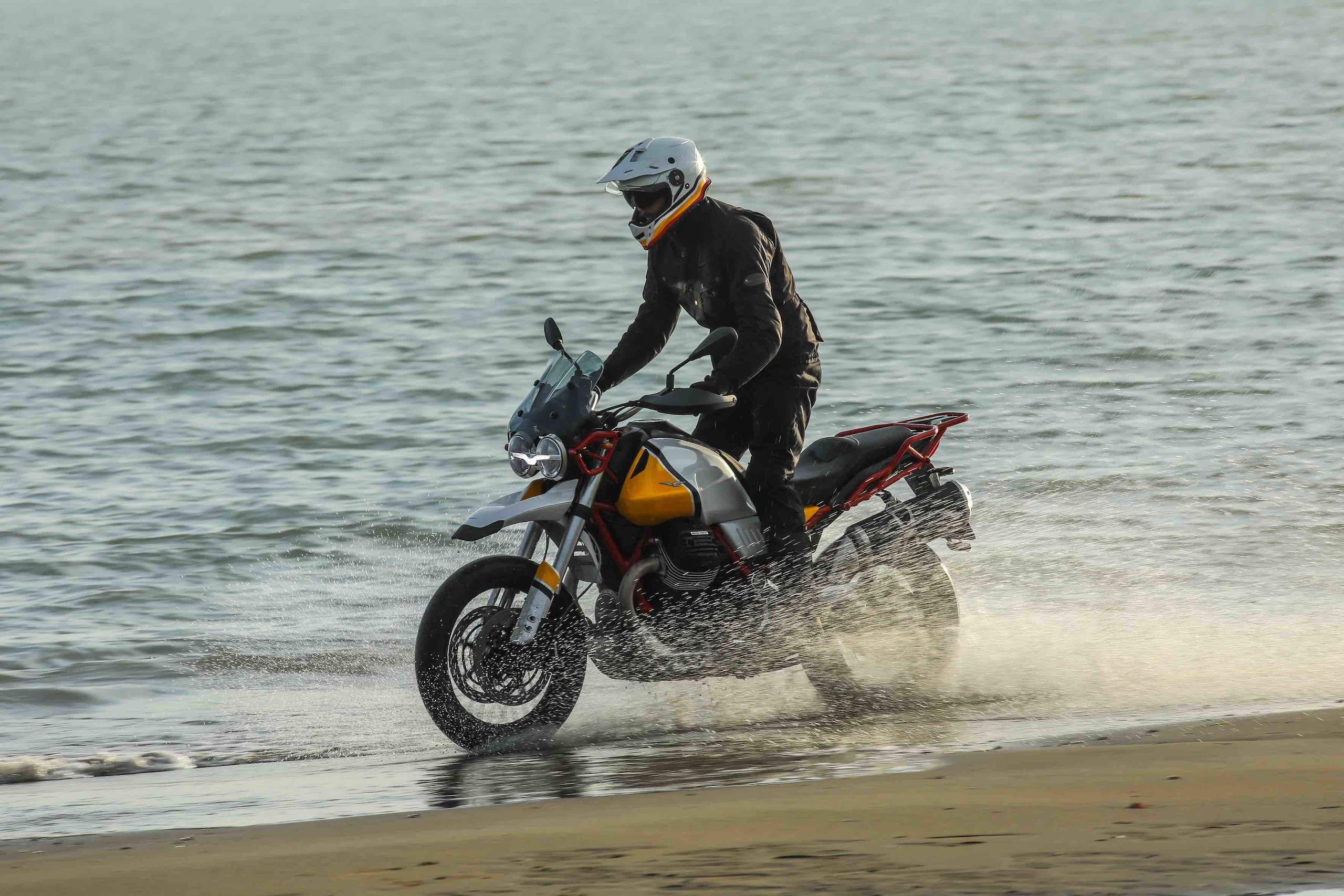 Moto Guzzi V85 TT: italiana all’avventura