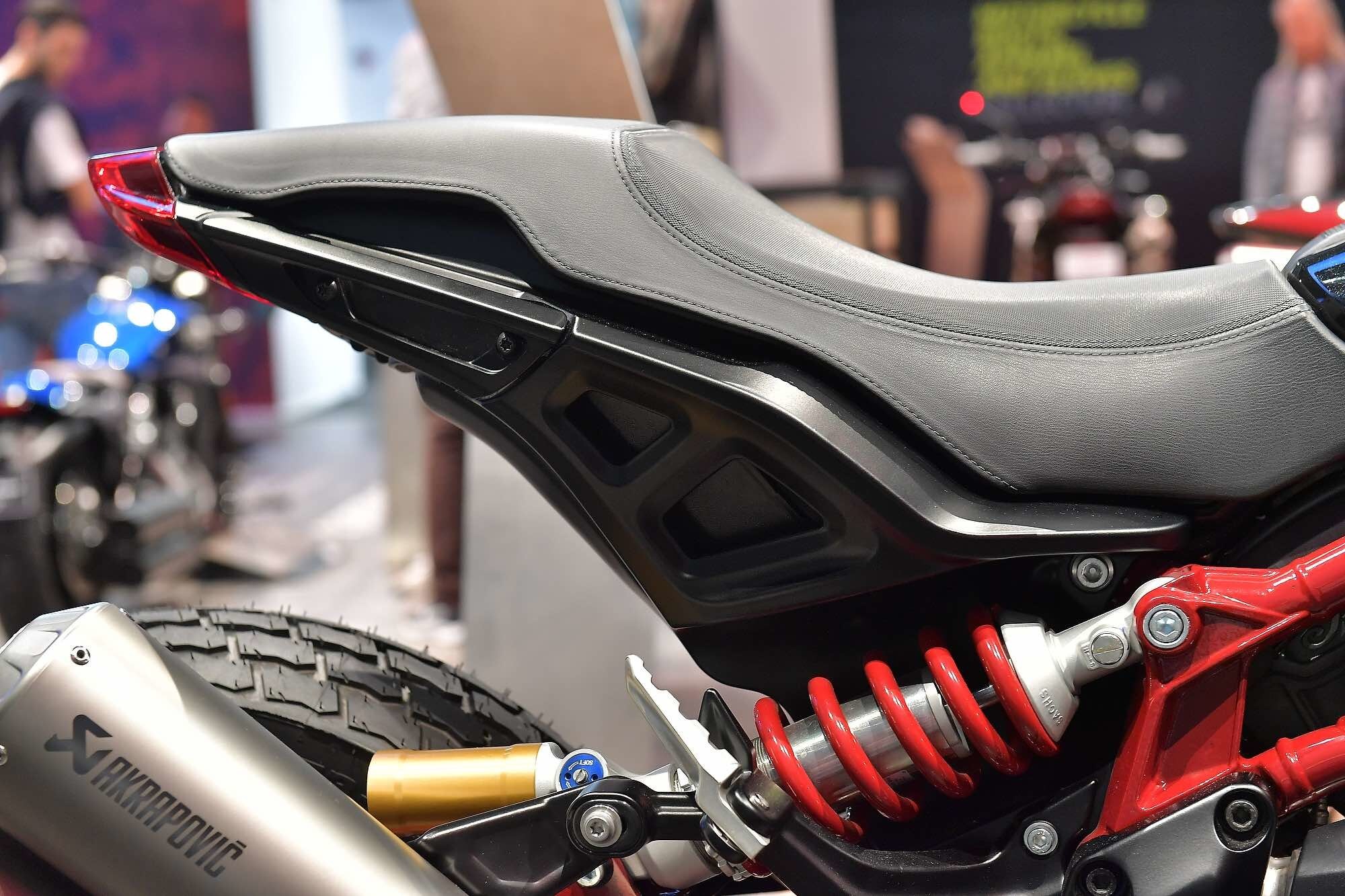 Indian FTR 1200 S, l'americana più attesa del Salone - le FOTO