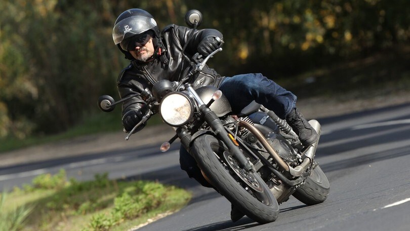Primo contatto Triumph Street Twin 2019 - LE FOTO