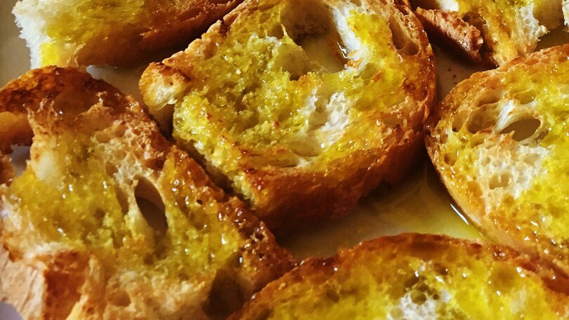 Sagre, il fine settimana si festeggia con bruschette, ciccioli e radicchio rosso