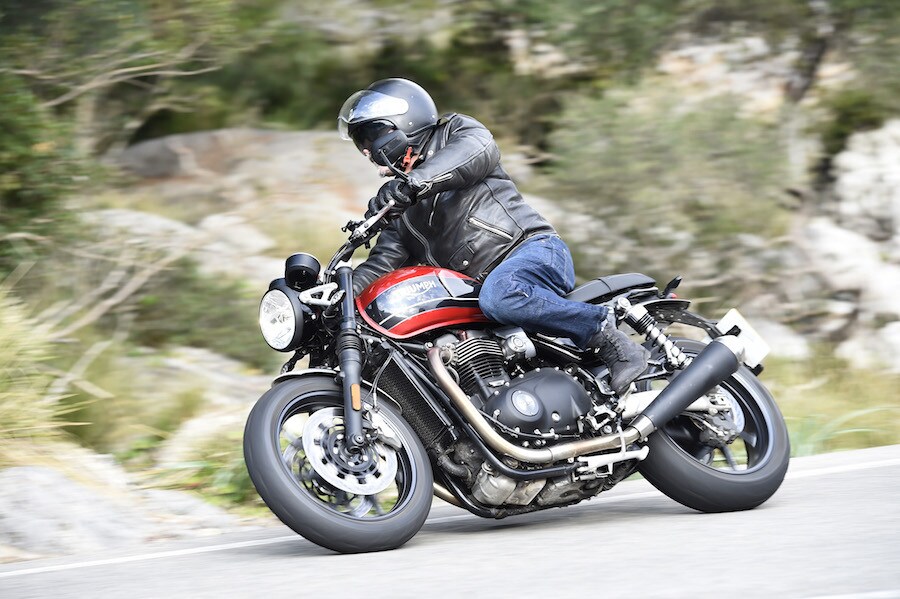 Prova Triumph Speed Twin 1200: primo contatto