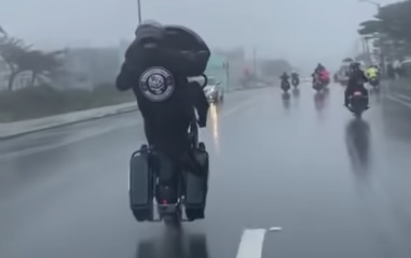 Harley Davidson, guida spericolata e numeri pazzeschi - IL VIDEO
