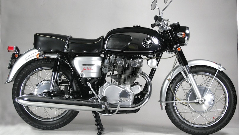 Honda CB 450 Twin, black bomber