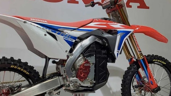 Honda a sorpresa presenta una CR dal cuore elettrico