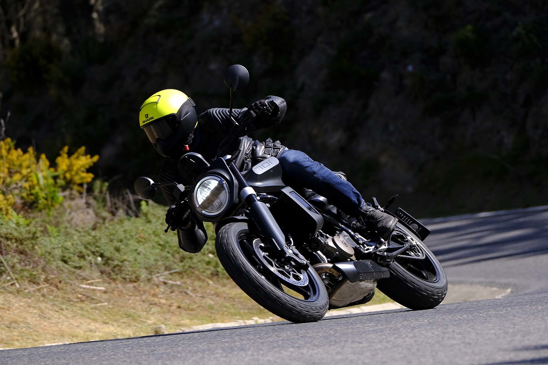 Husqvarna Svartpilen 701: #SottoEsame