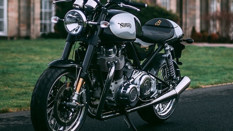 Nasce una Norton Commando Special: la Breitling Sport