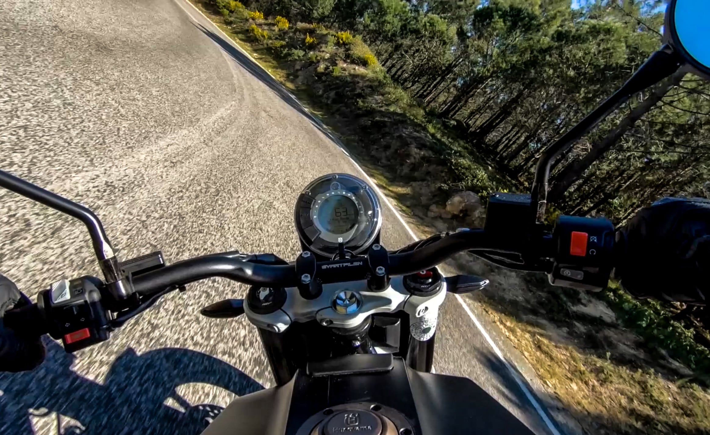 Video-Test: Husqvarna Svartpilen 701