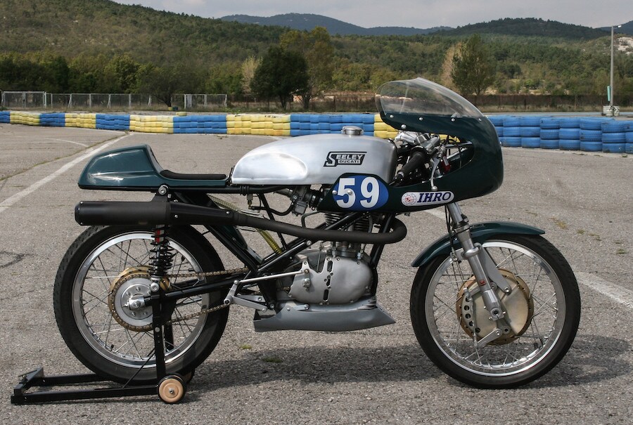 Ducati Seeley 350, la cosmopolita