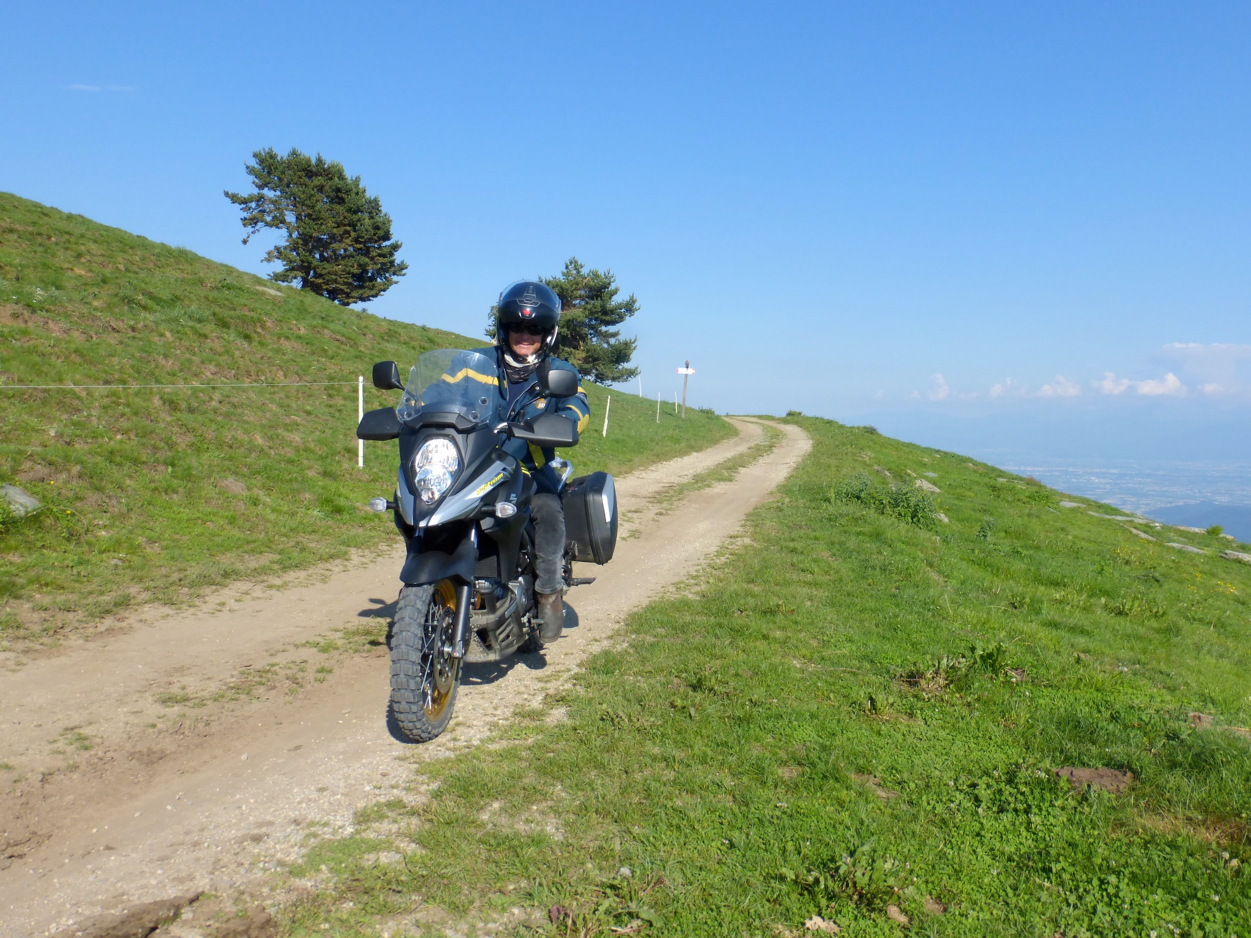 Suzuki e Culture Lontane: viaggi su due ruote