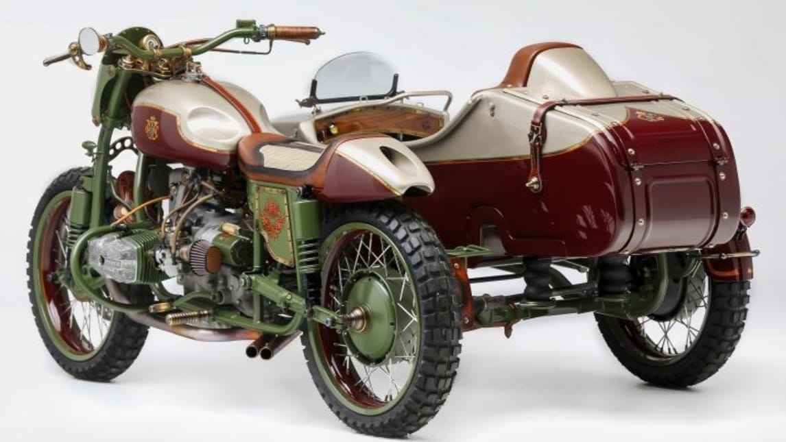 Ural 2WD Sidecar ispirata a James Bond