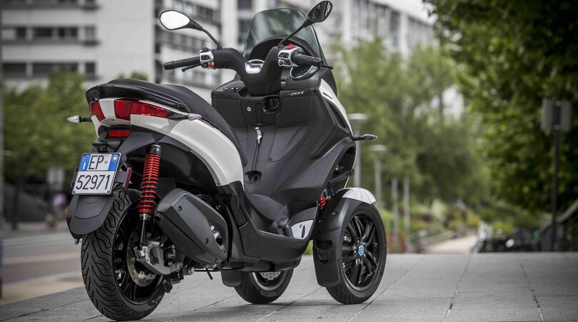 Piaggio MP3 300 HPE - le FOTO