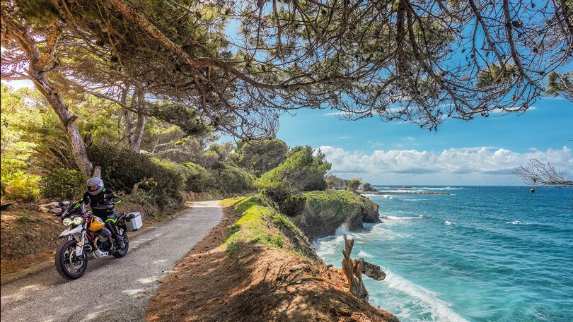 Video-test on the road Moto Guzzi V85 TT