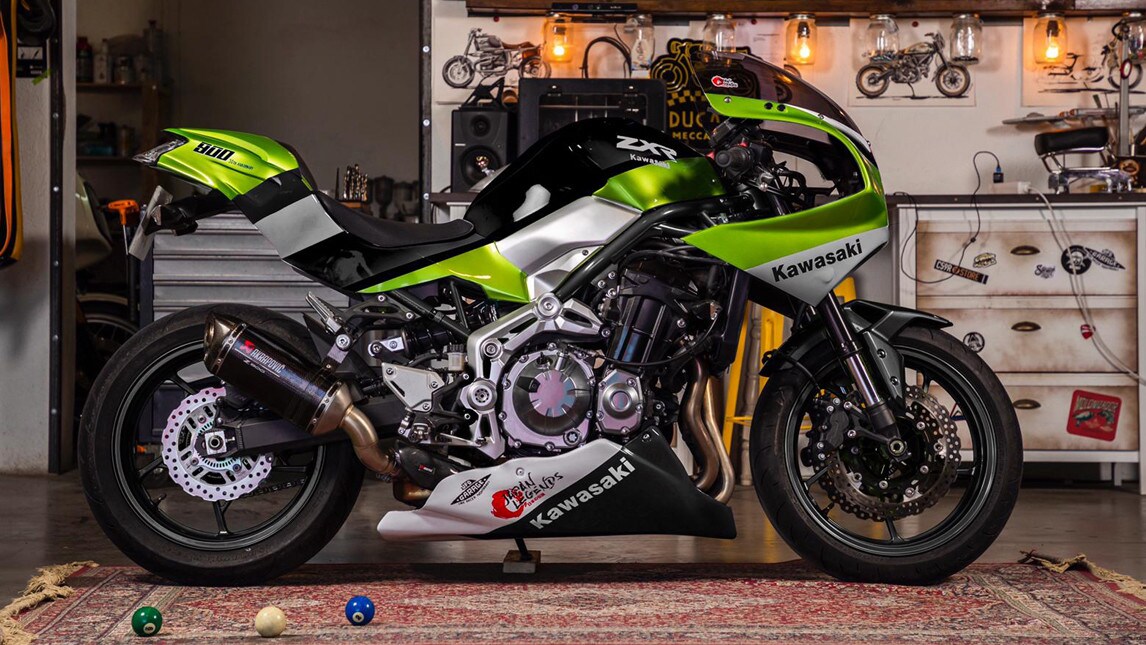 La Kawasaki Z900RS si trasforma in ZXR