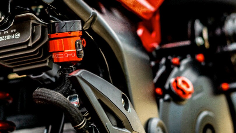 Suzuki GSX-S750 by Depassiot Berard - LE FOTO