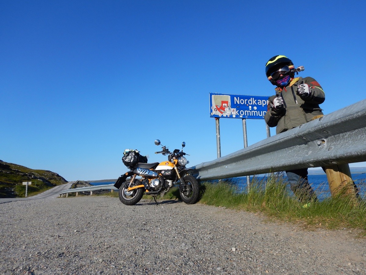 A Capo Nord su una Honda Monkey 125: impresa riuscita