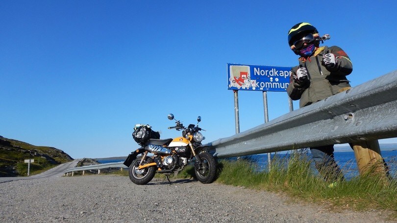 A Capo Nord su una Honda Monkey 125: impresa riuscita