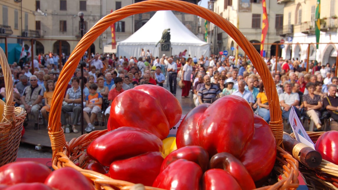 Il weekend delle sagre propone peperoni, fettuccine e fagioli “regina”