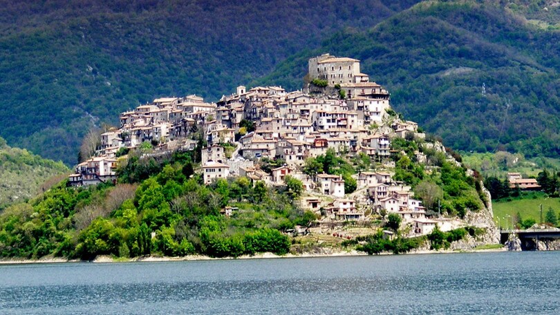 Nel fine settimana del gusto si viaggia tra Castel di Tora, Subiaco e Positano