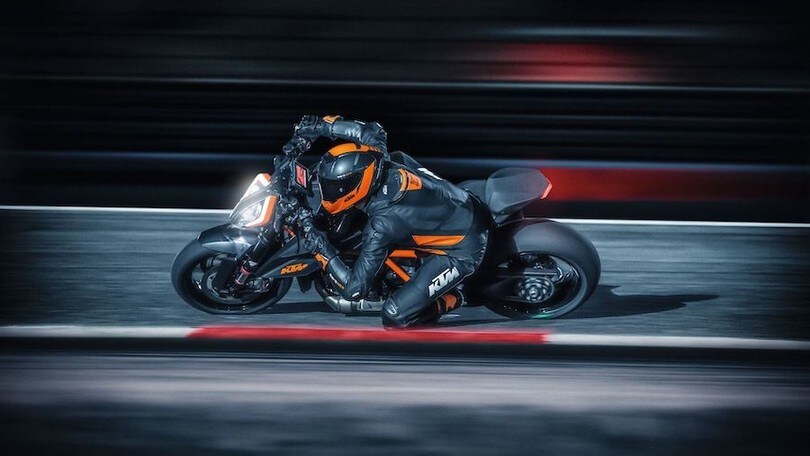 KTM 1290 Super Duke R - LE FOTO