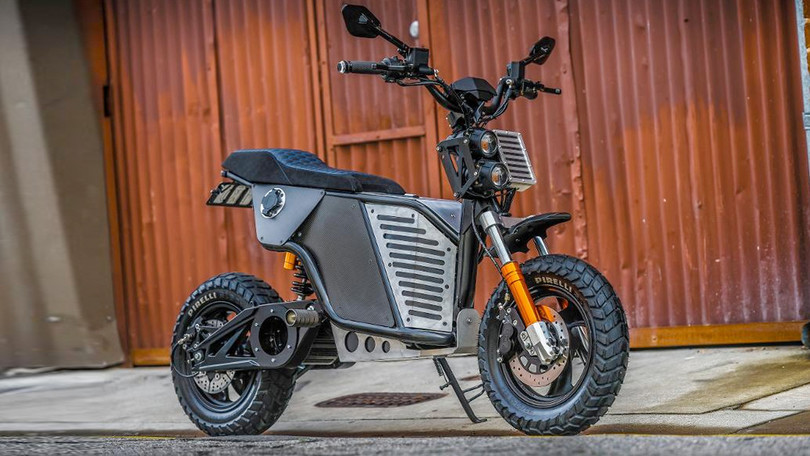NKD: La moto elettrica in plastica riciclata VIDEO