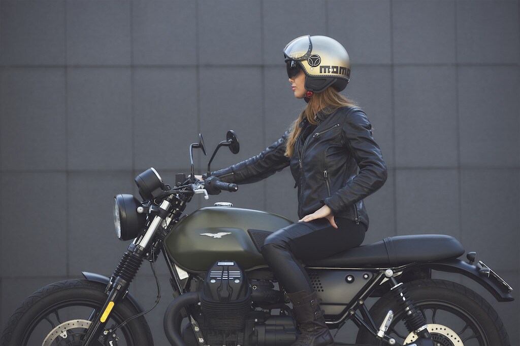 Momodesign presenta i caschi jet Zero Heritage e FGTR Evo Gold