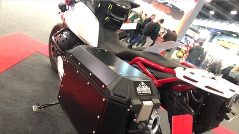 GIVI Alaska: alluminio per viaggiare VIDEO