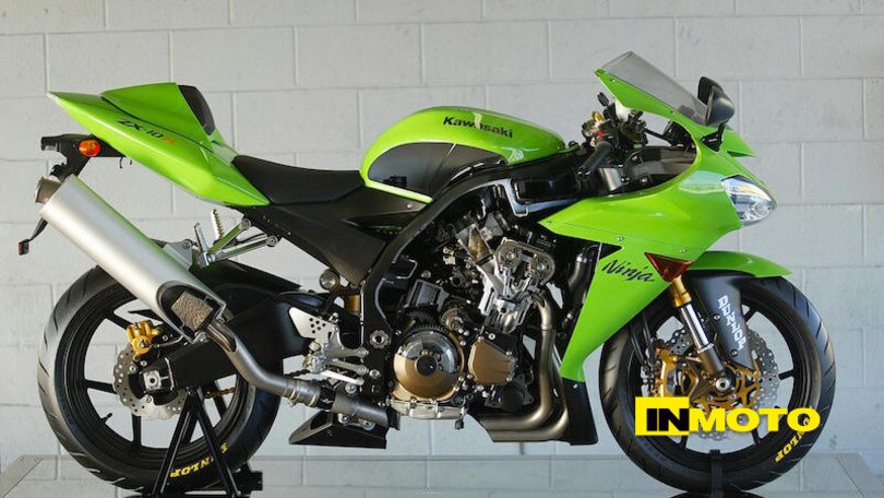 Rewind: Kawasaki Ninja ZX-10 R 2004, forza bruta FOTO