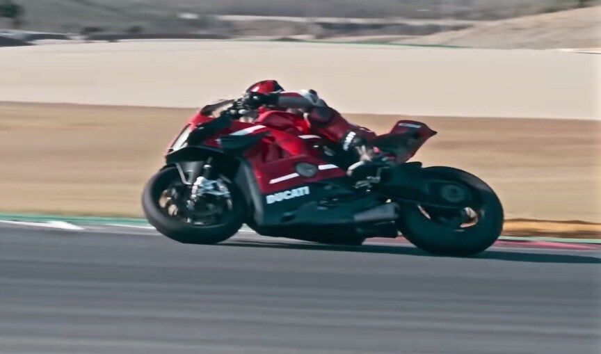 Ducati Superleggera V4, Valia: "Moto davvero estrema, impressionante" VIDEO