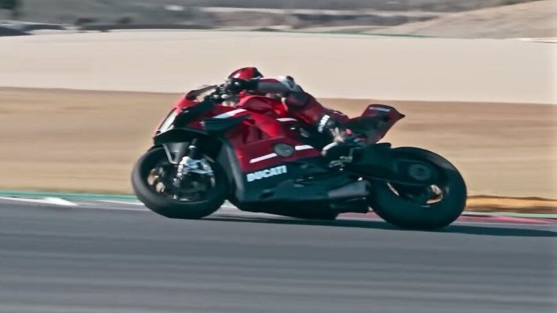 Ducati Superleggera V4, Valia: "Moto davvero estrema, impressionante" VIDEO