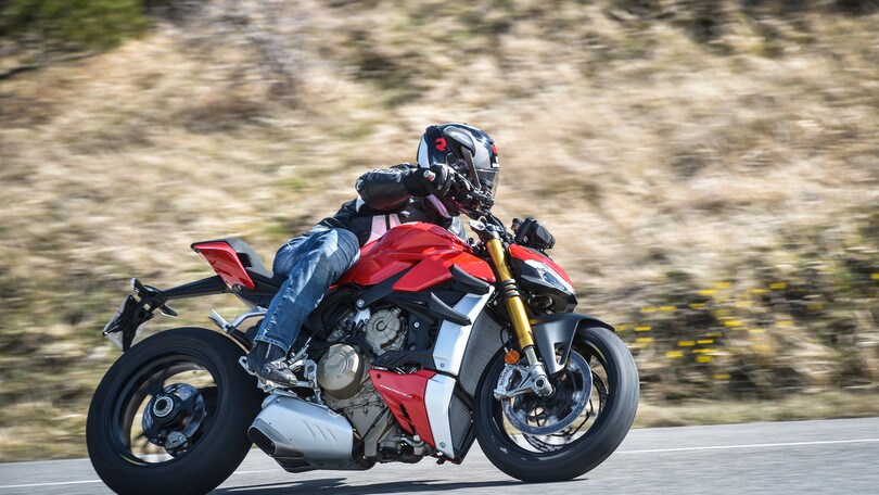 Ducati Streetfighter V4S, TUTTE LE FOTO IN MOVIMENTO