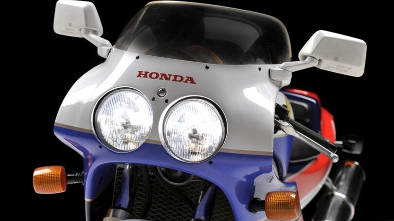 Rewind, Honda VFR750R (RC30): la perla del Sol Levante FOTO