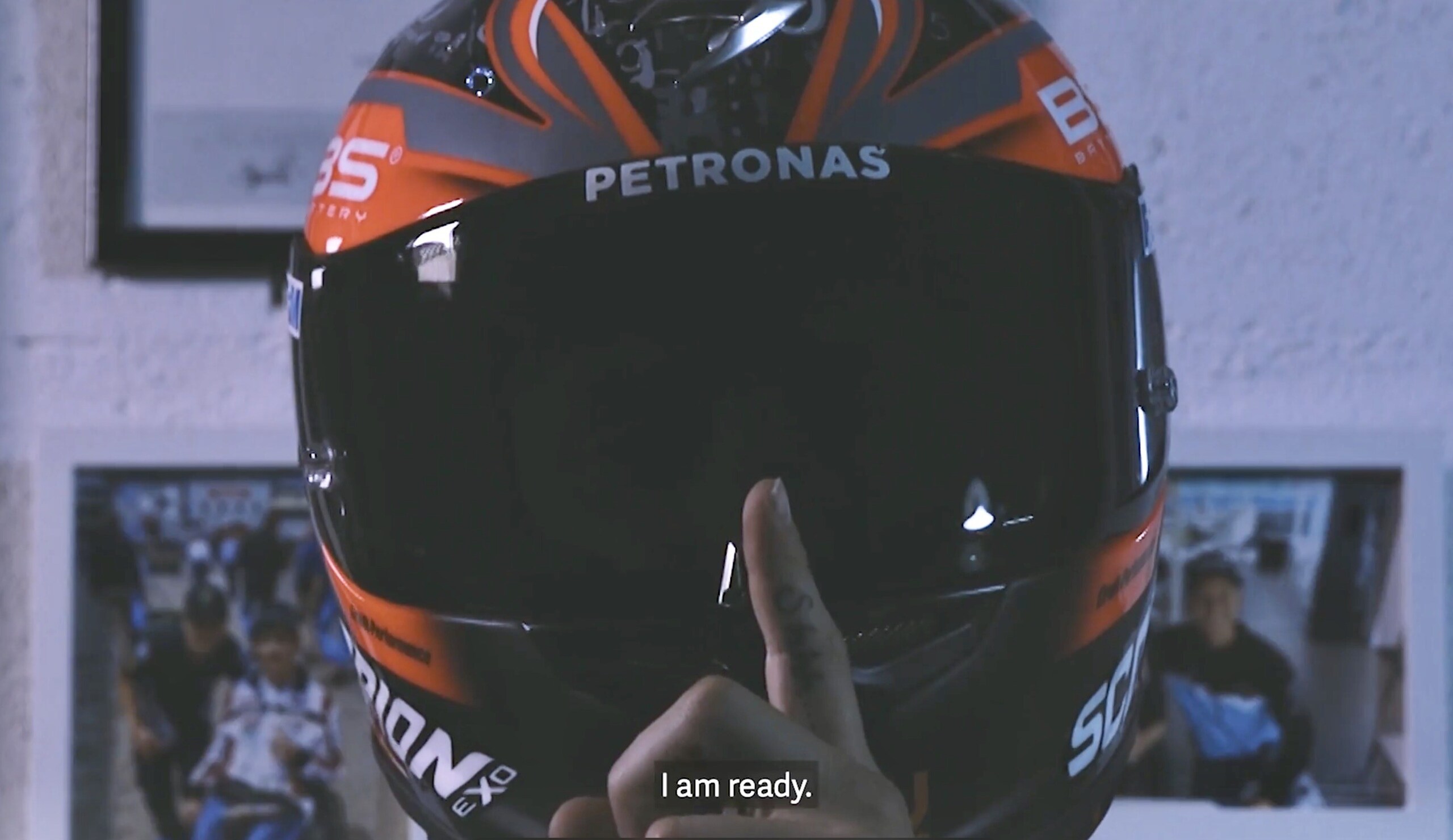 Fabio Quartararo in sella alla R6 con il "suo" Scorpion Exo R1 Air