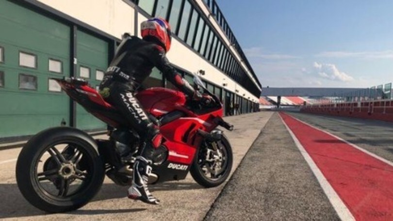 Ducati, la Superleggera V4 in pista: "Moto per palati fini"