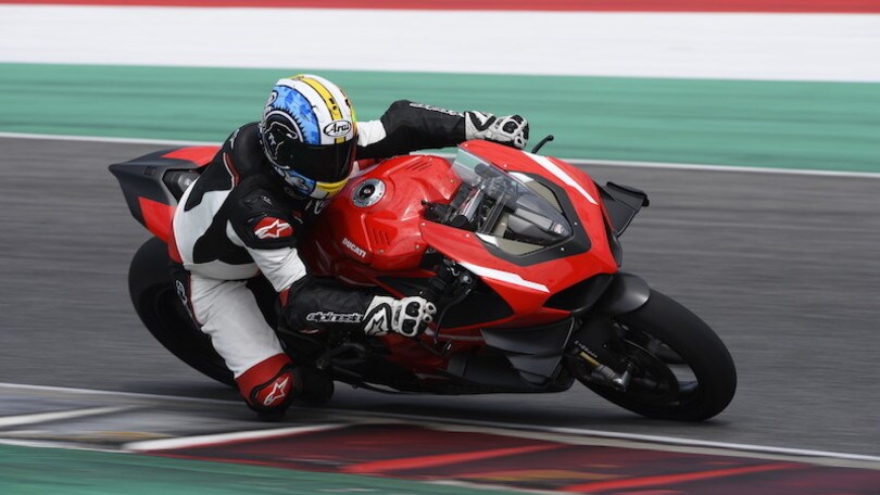 Prova Ducati Superleggera V4 FOTO